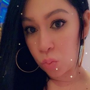 Meet your Posher, Becca